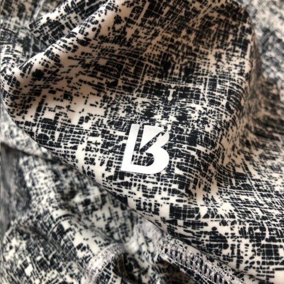 New Buffbunny Collective Shorts, Black and White Print, Size Small / 2.5" Inseam - Picture 9 of 9